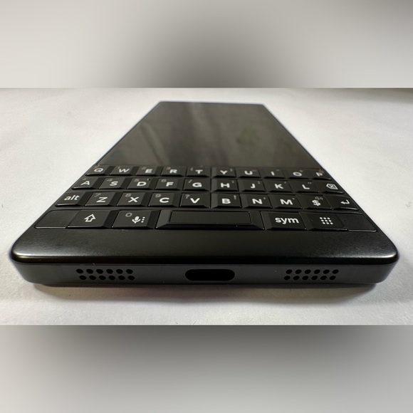 BlackBerry Key2 - Picture 2 of 6